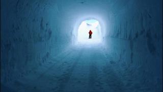 Interior del nuevo santuario de hielo bajo la estación Concordia: una cueva excavada a nueve metros de profundidad y mantenida de forma natural a –52°C, donde se conservarán los núcleos climáticos durante siglos.