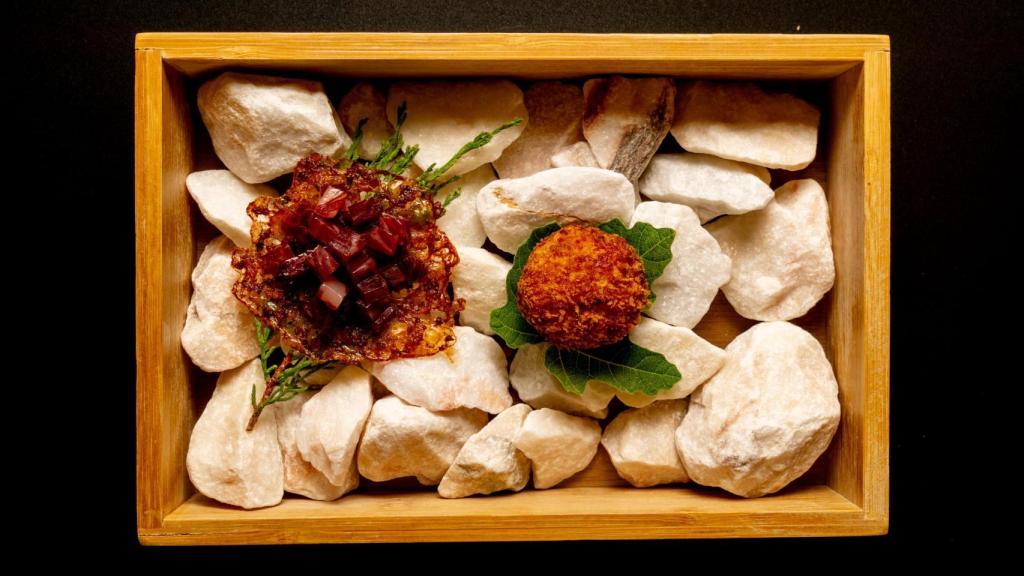 Las croquetas de sopa de tomate de Tupío, en Cáceres.