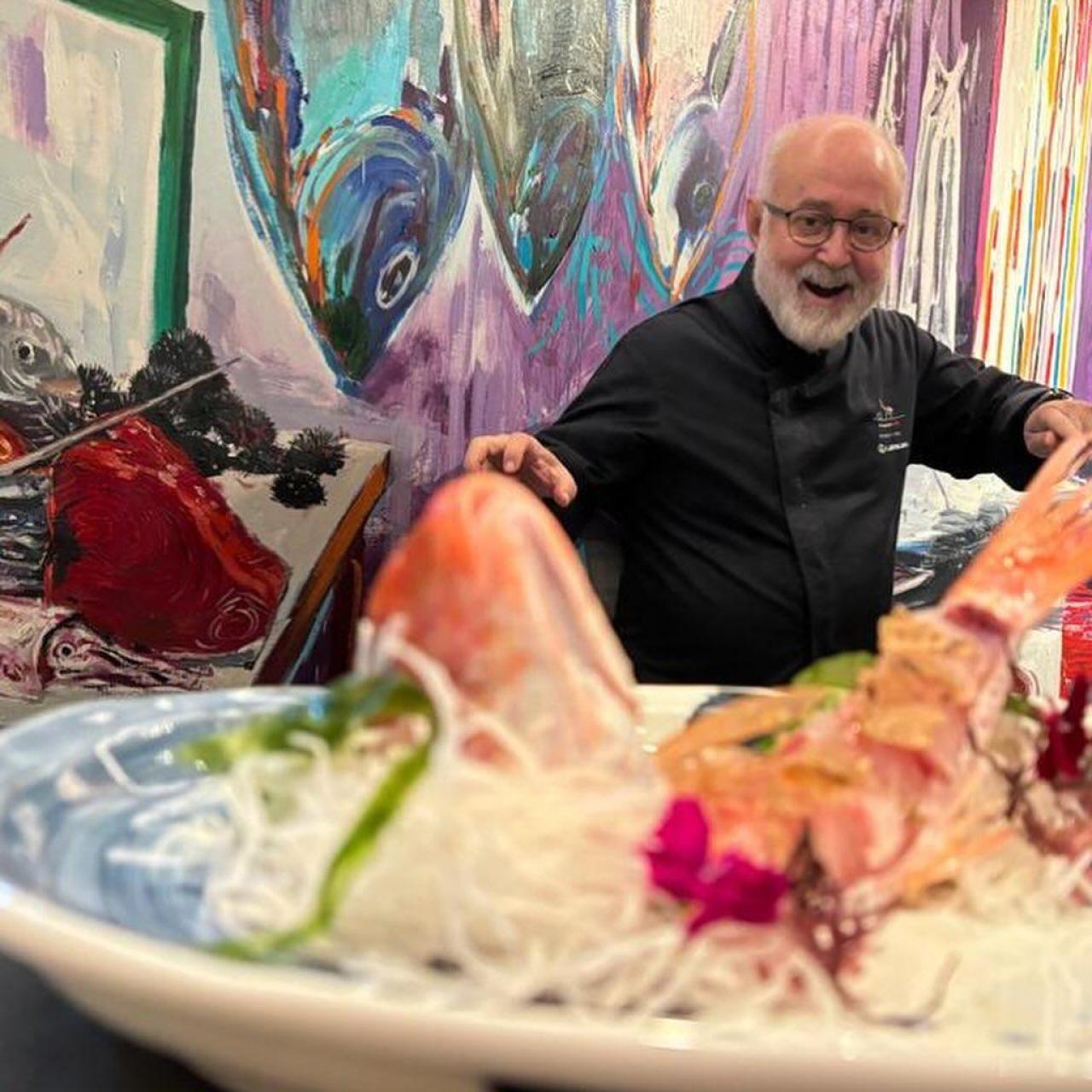 Ricardo Sanz y su famoso ikizukuri tan homenajeado en otros restaurantes.