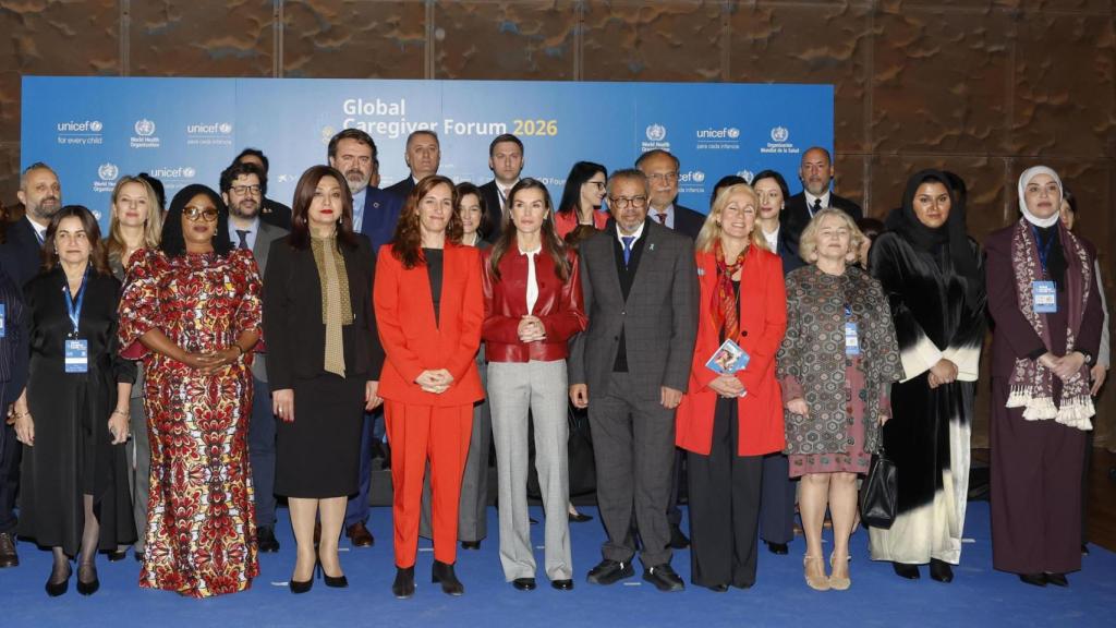 Foto grupal en la inauguración del acto.
