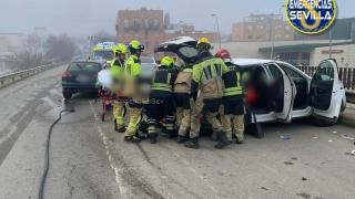 Accidente en la A-8002 en la entrada a Sevilla.
