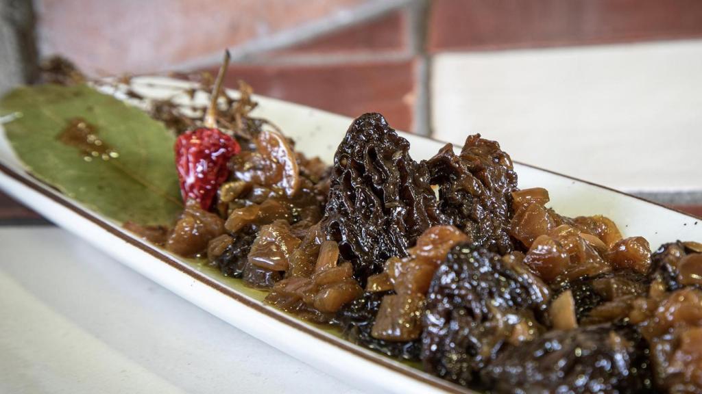 Plato de colmenillas del restaurante Corrinche.