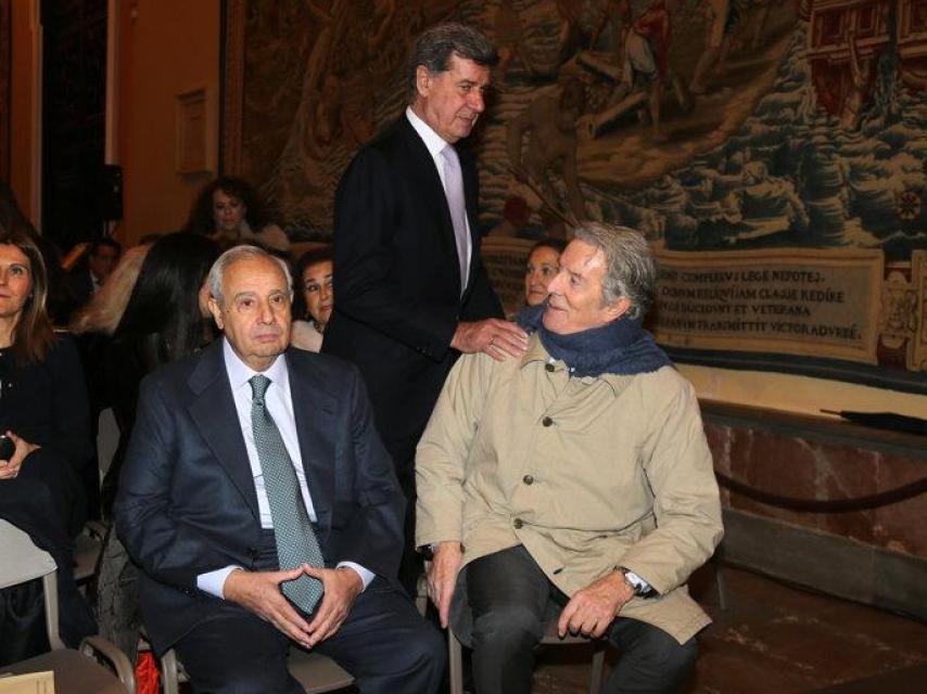 Cayetano y Fernando Martínez de Irujo y Alfonso Díez, en el arranque de los actos conmemorativos por el 100 cumpleaños de la duquesa de Alba.