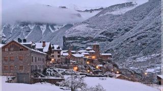 Campin rio Ara-Ordesa.