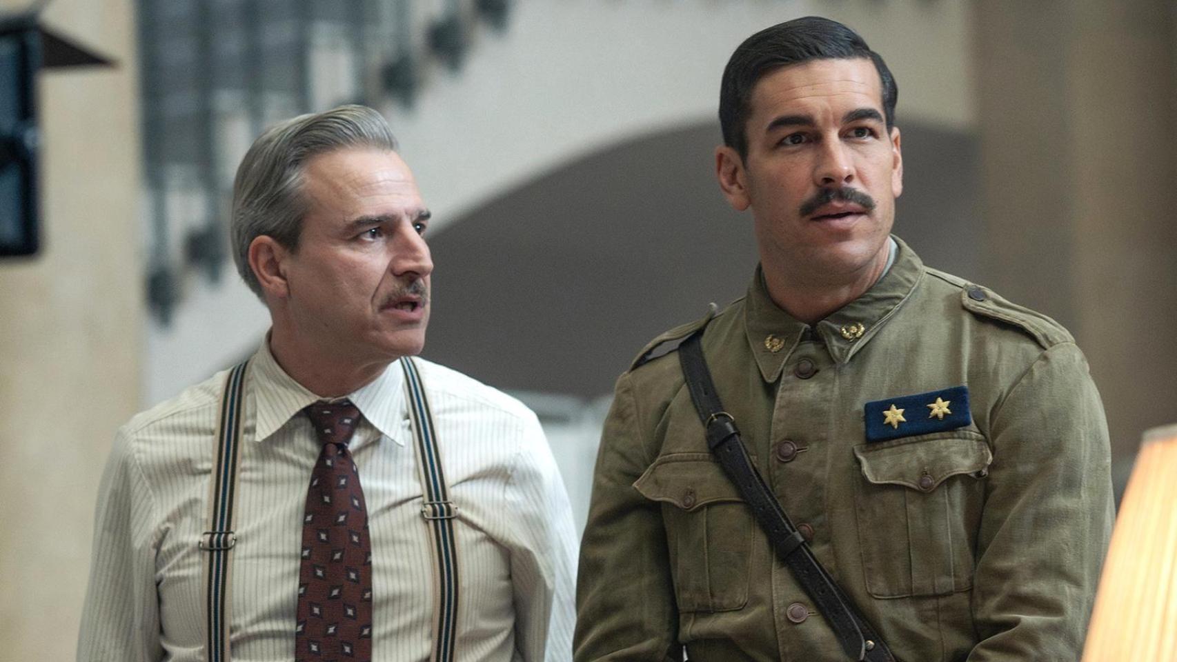 Alberto San Juan y Mario Casas en 'La cena', película dirigida por Manuel Gómez Pereira