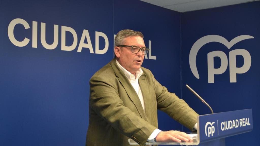 Santiago Lucas Torres en rueda de prensa.