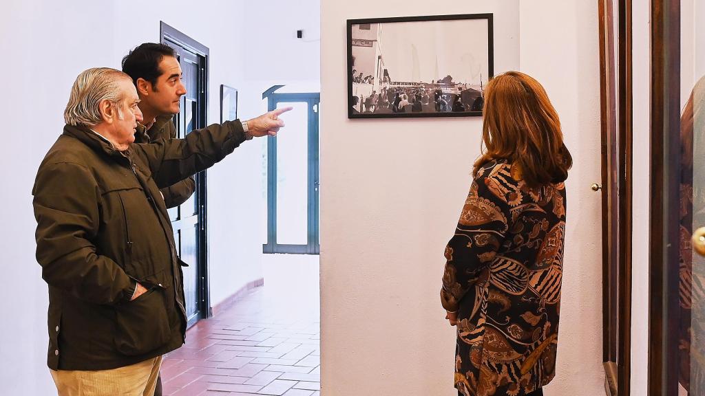 Dueños de la Venta de Antequera señalan una imagen antigua del espacio.