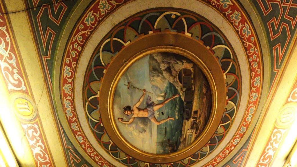 Techo  de Ultramarinos La Confianza, Huesca.