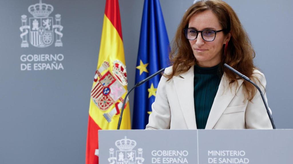 Mónica García, ministra de Sanidad, en una rueda de prensa este viernes.