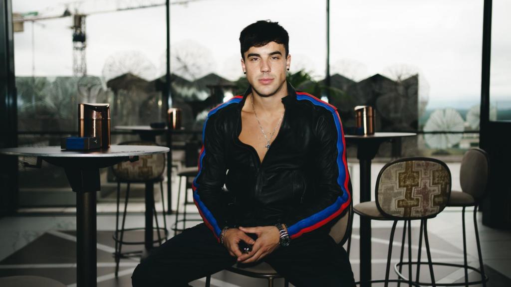 Óscar Casas nos atiende a raíz de la presentación de su película 'Ídolos' y nos habla de las mujeres de su vida.