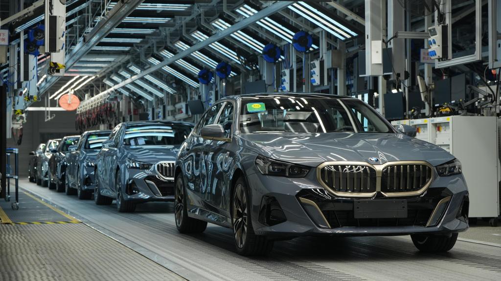 Línea de montaje en la fábrica de BMW Brilliance  en China