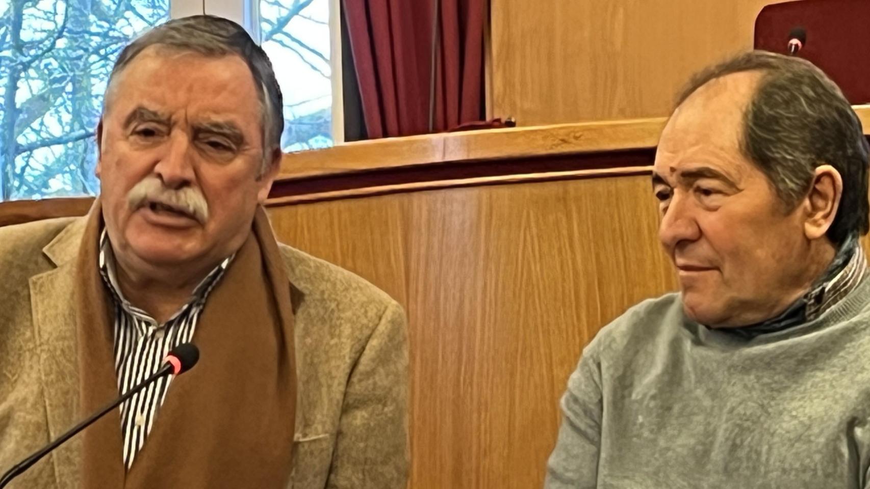 García Seoane, alcalde de Oleiros, junto a Felipe Louzán, secretario xeral de Alternativa.