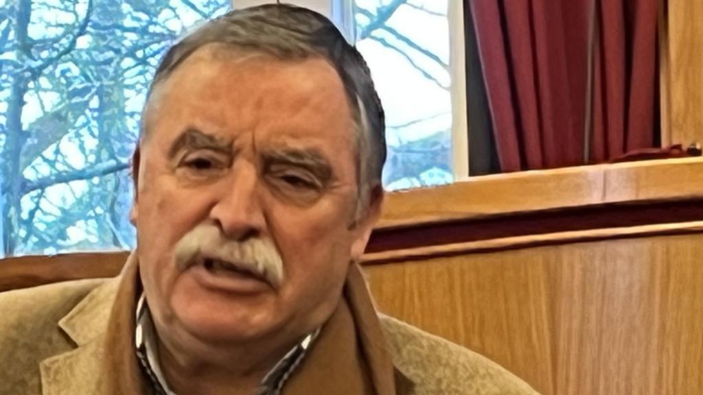 García Seoane, alcalde de Oleiros, junto a Felipe Louzán, secretario xeral de Alternativa.