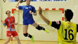 Lur Errekondo, durante un partido de balonmano con el Móstoles.