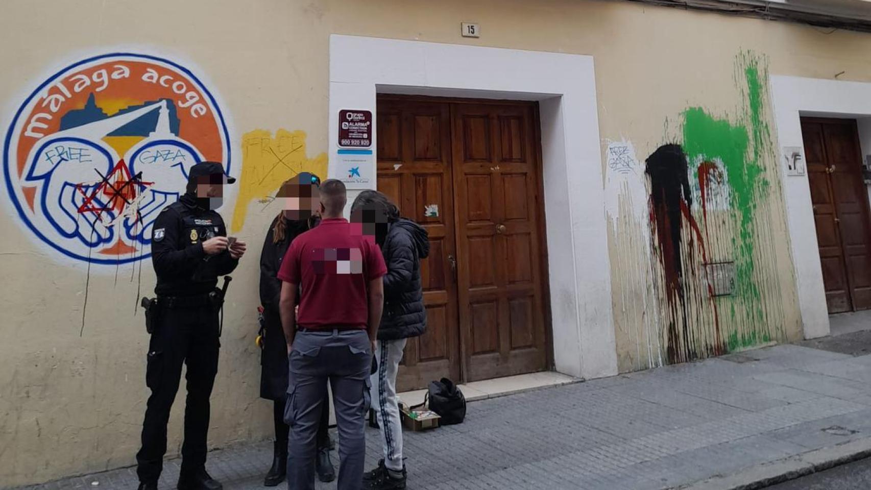 La antigua sede de Málaga Acoge en calle Ollerías este viernes.