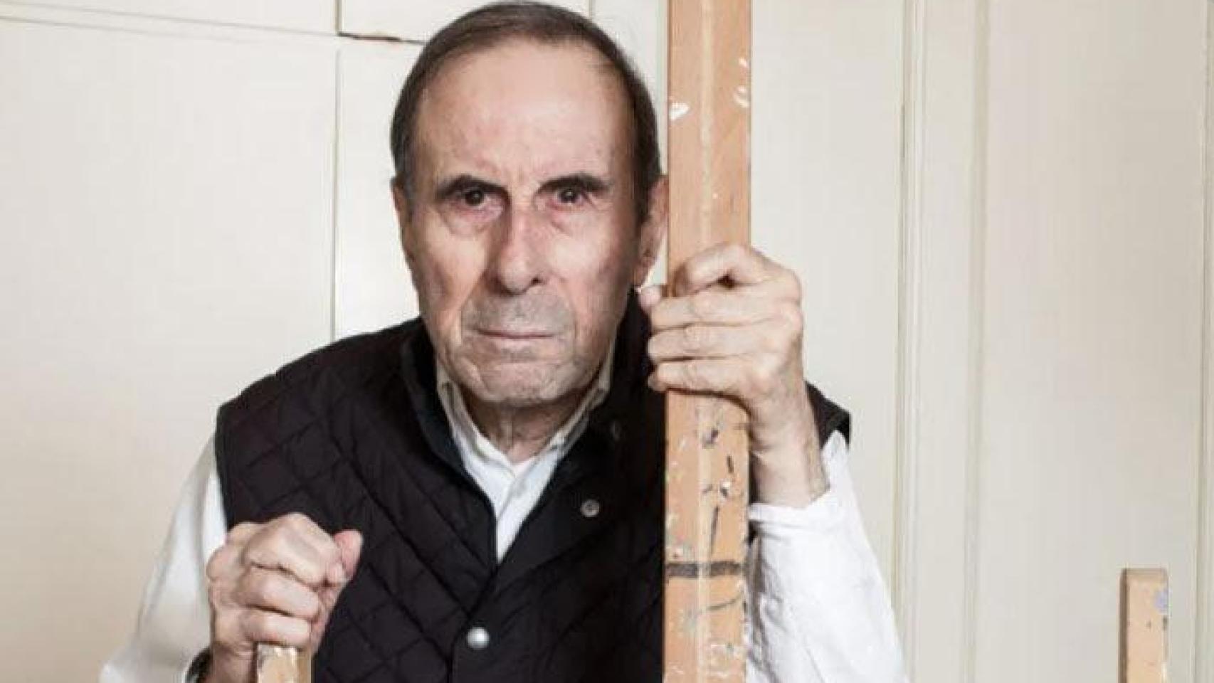 Cristino de Vera, en su casa de Madrid, fotografiado por Fernando Madariaga, en junio de 2015. Foto: Cortesía de la galería Leandro Navarro