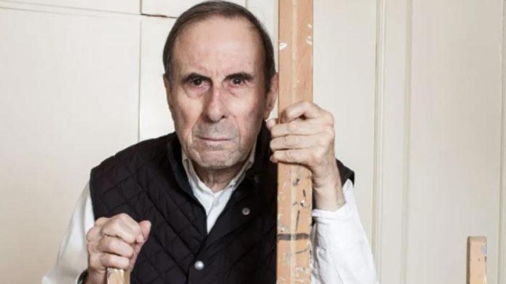 Cristino de Vera, en su casa de Madrid, fotografiado por Fernando Madariaga, en junio de 2015. Foto: Cortesía de la galería Leandro Navarro