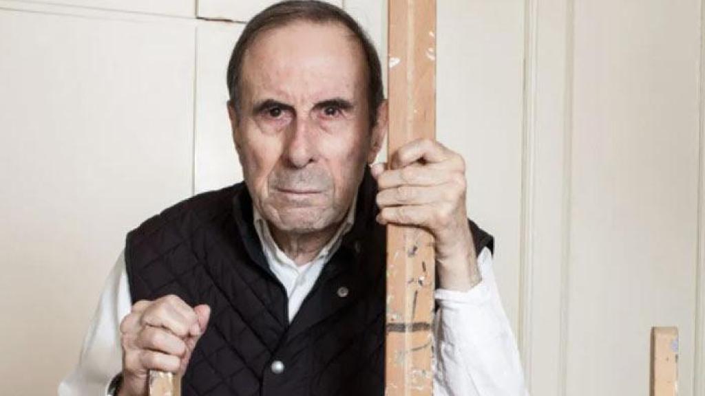 Cristino de Vera, en su casa de Madrid, fotografiado por Fernando Madariaga, en junio de 2015. Foto: Cortesía de la galería Leandro Navarro