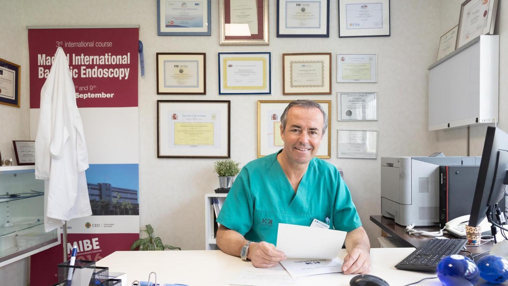 Gontrand López-Nava, director de la Unidad de Endoscopia Bariátrica del Hospital Universitario HM Sanchinarro.