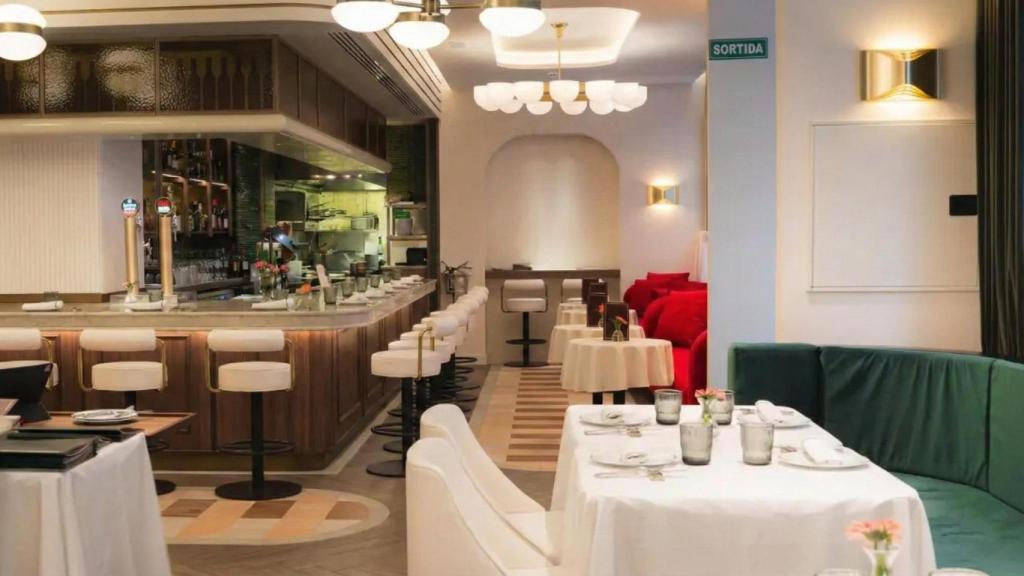 Restaurante Finorri y su barra de fondo.