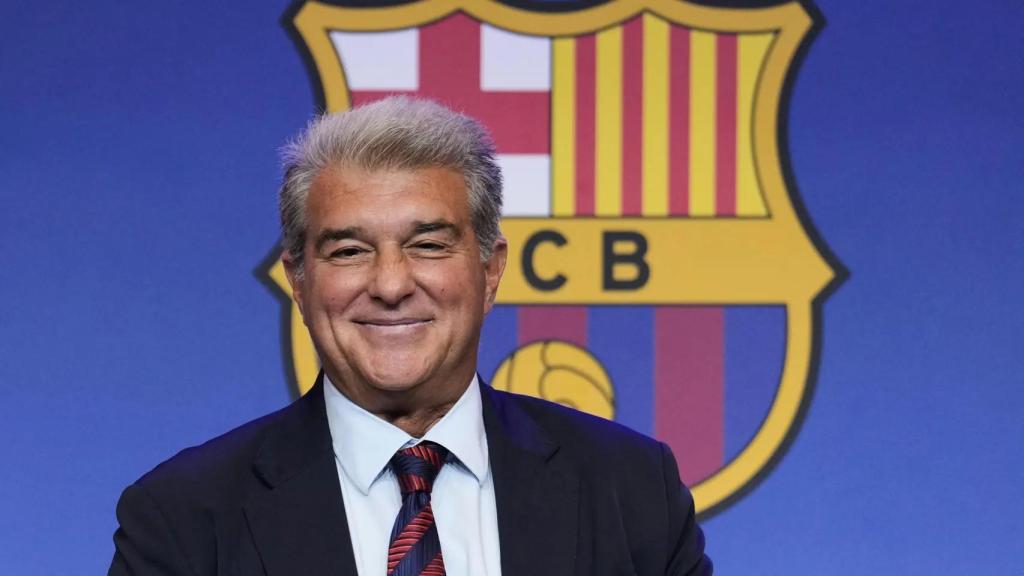 Joan Laporta, sonriente durante la rueda de prensa en el Auditori 1899 tras el mercado de fichajes