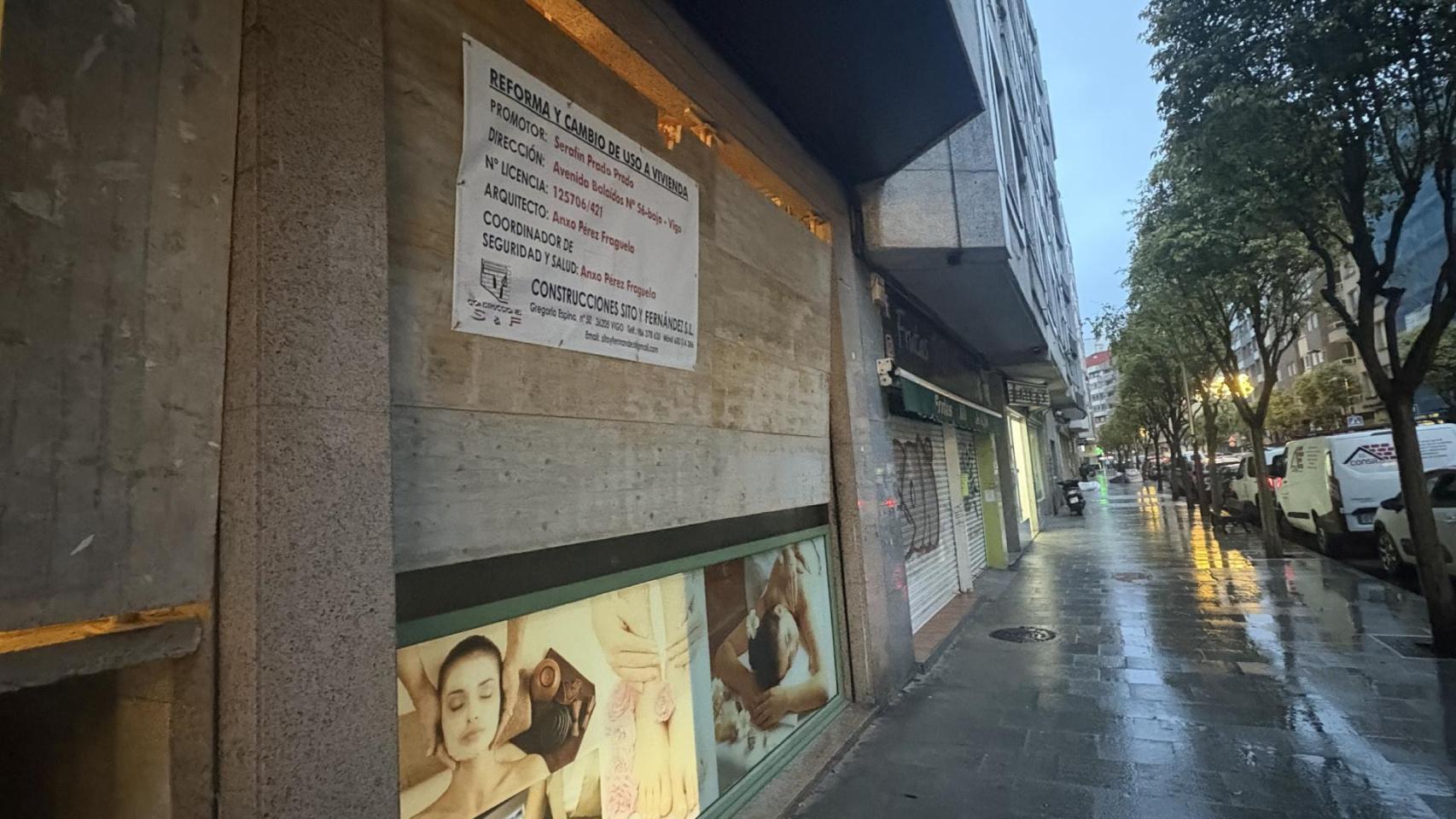 Bajo en obras de cambio de uso en la Avenida de Balaídos.