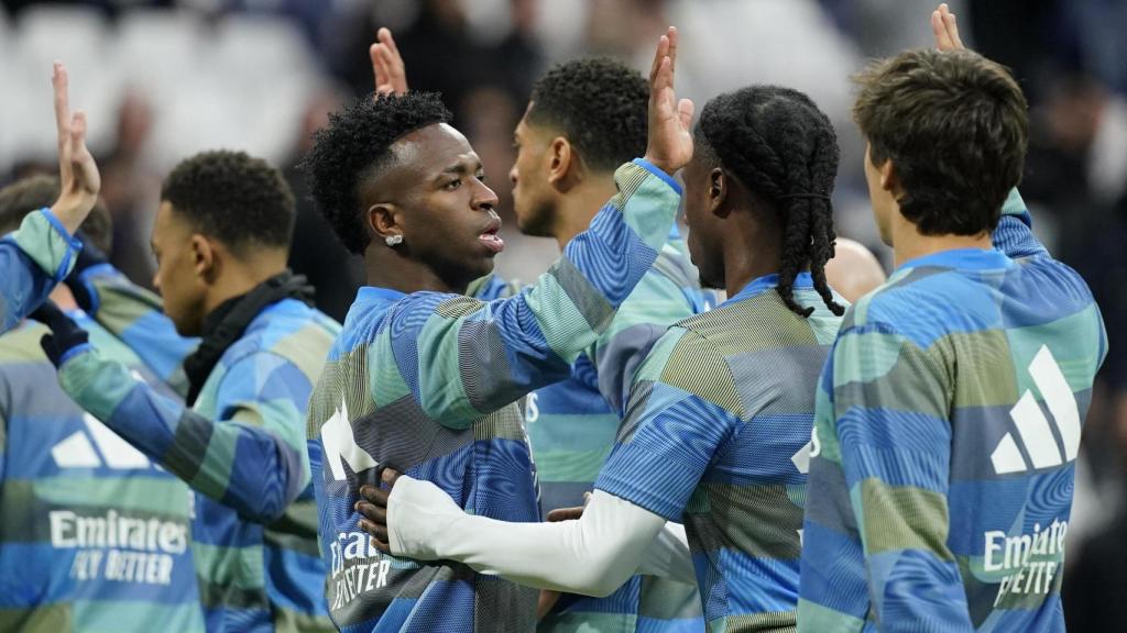 Vinicius, en el calentamiento.