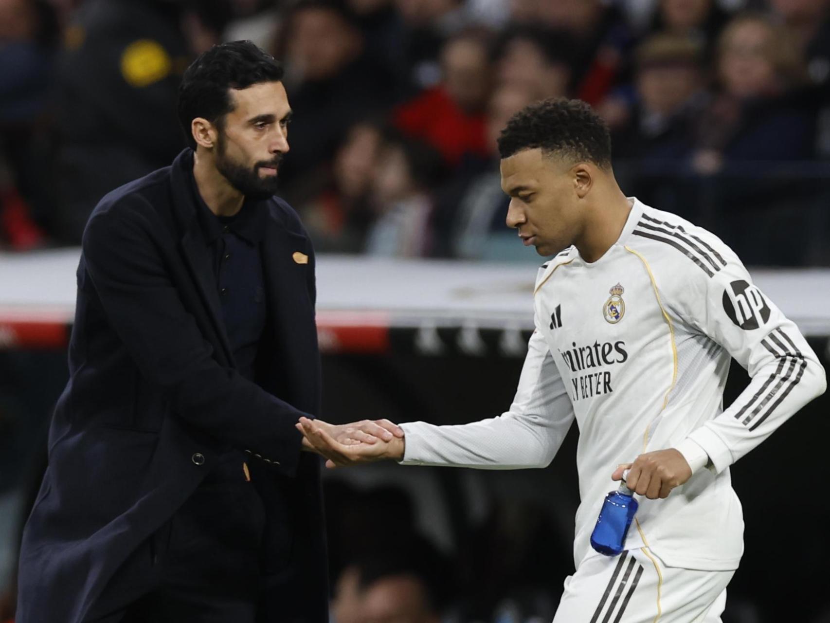 Arbeloa y Mbappé, durante el partido contra el Levante