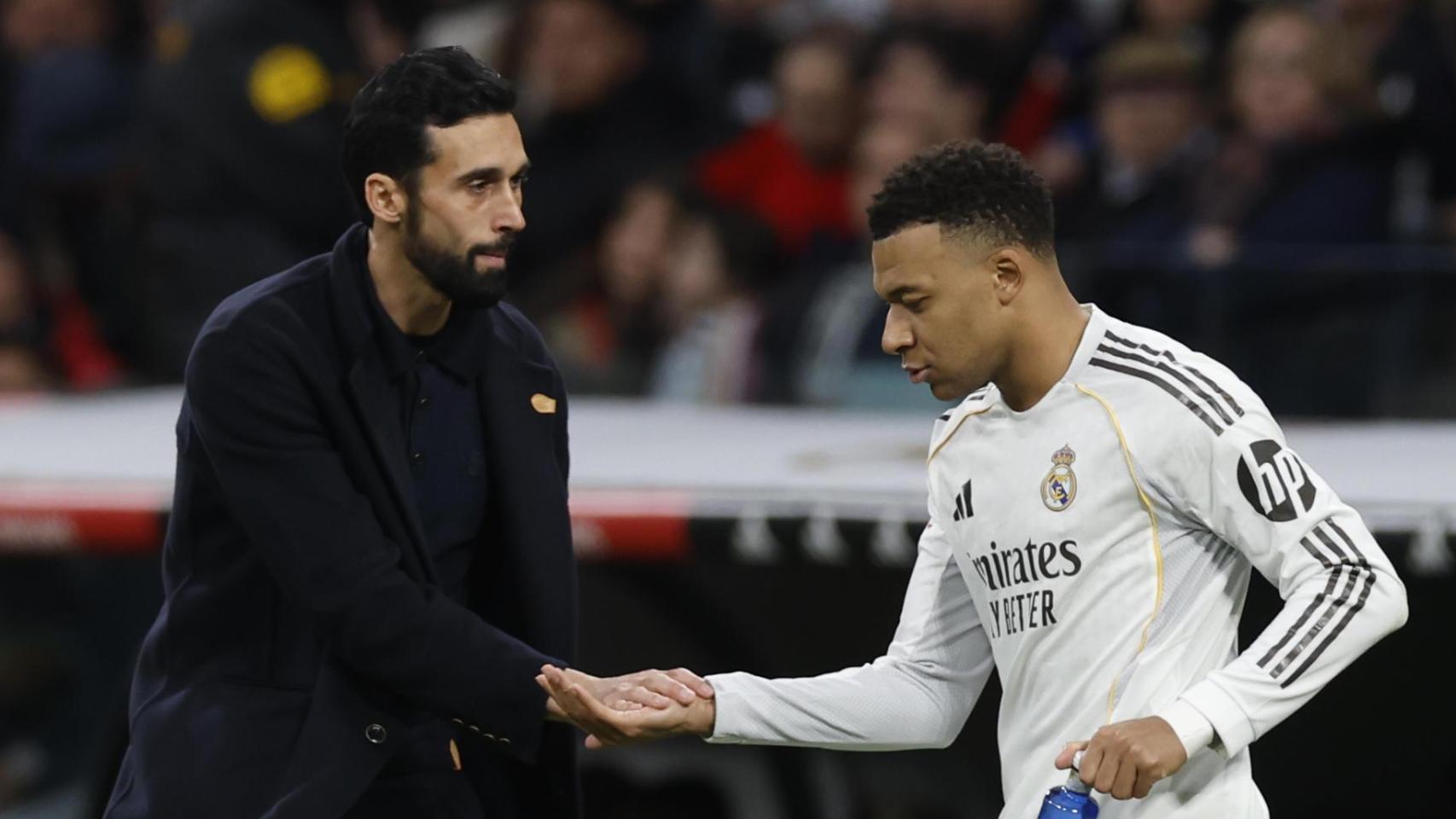 Arbeloa y Mbappé, durante el partido contra el Levante