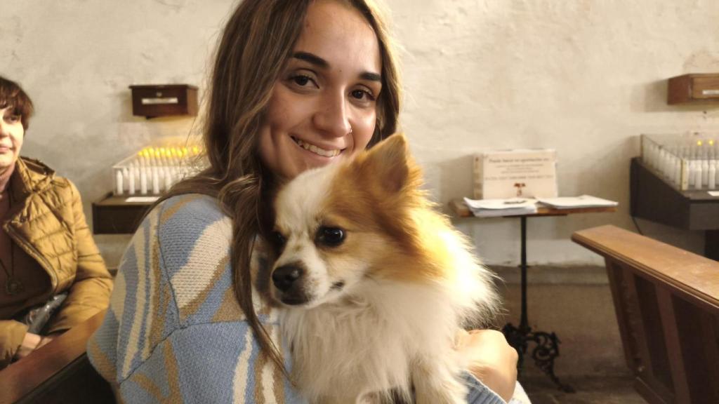 Dionisio con su dueña Paula