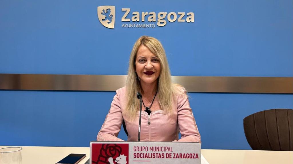 La concejal socialista Ros Cihuelo, en el Ayuntamiento de Zaragoza.