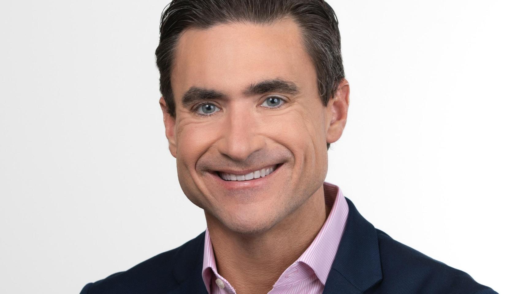 John T. Kelley, vicepresidente y director del CES.