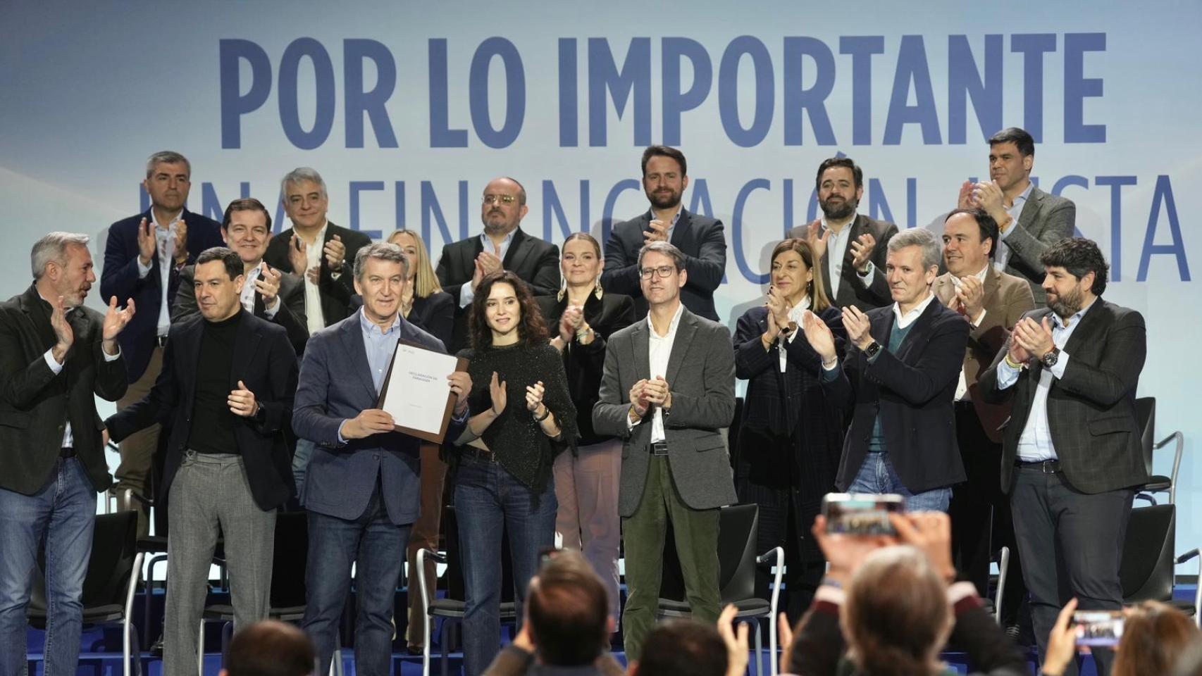 Los presidentes autonómicos del PP junto a Alberto Núñez Feijóo, el pasado enero con la 'Declaración de Zaragoza'.