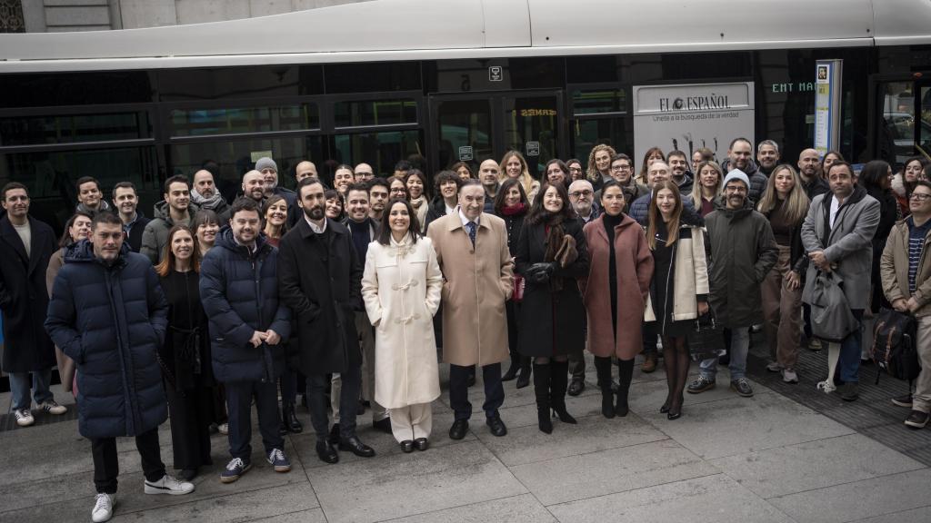 Parte de la redacción de EL ESPAÑOL con Pedro J. Ramírez y Cruz Sánchez de Lara al frente.