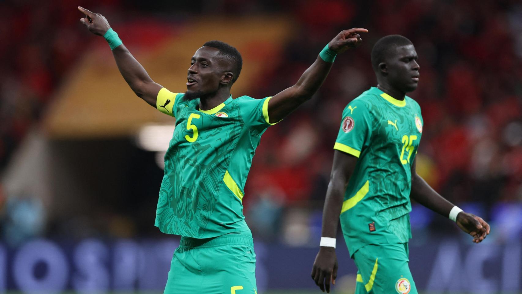 Idrissa Gueye y El Hadji Malick Diouf, durante el partido ante Marruecos.