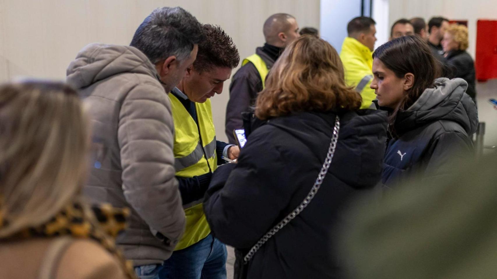 Afectados por la cancelación de trenes en Andalucía por el accidente.