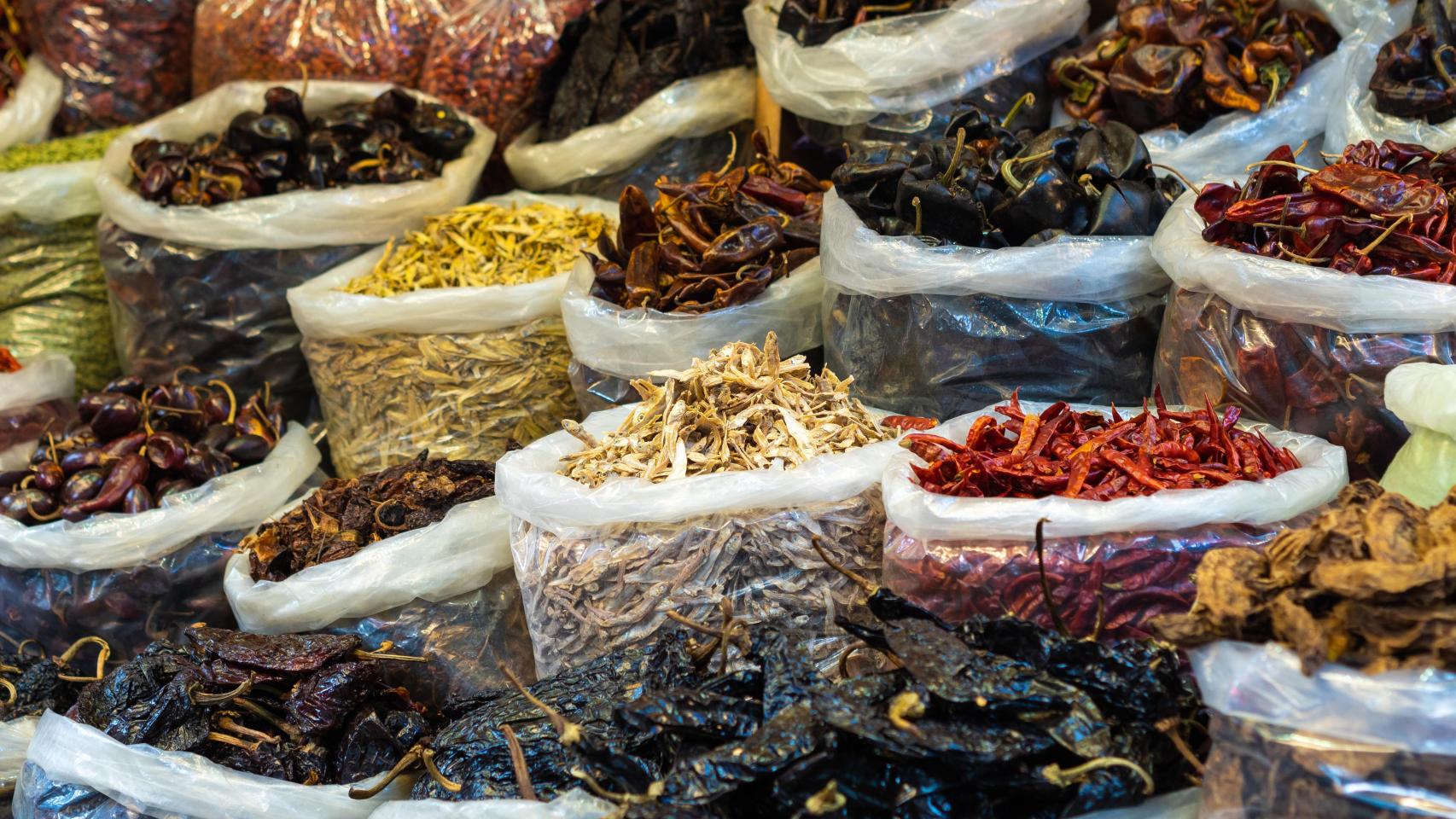 Chiles mexicanos en un mercado.