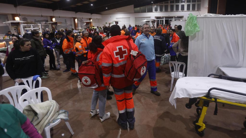 Interior do centro esportivo Adamuz, em Córdoba, para onde foram levados os feridos leves do acidente de trem.
