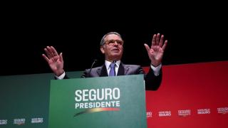 El candidato socialista seguro tras imponerse en la primera vuelta.