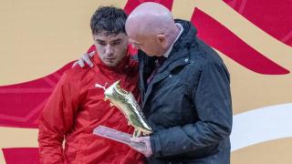 Brahim Díaz, consolado por Gianni Infantino tras la final de la Copa África