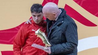 Brahim Díaz, consolado por Gianni Infantino tras la final de la Copa África