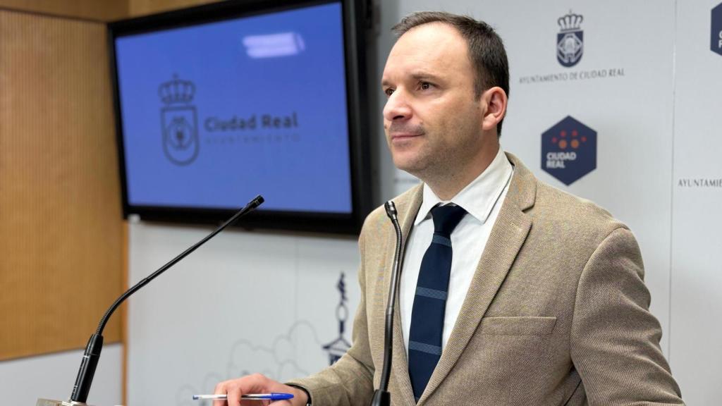 Arroyo en rueda de prensa.