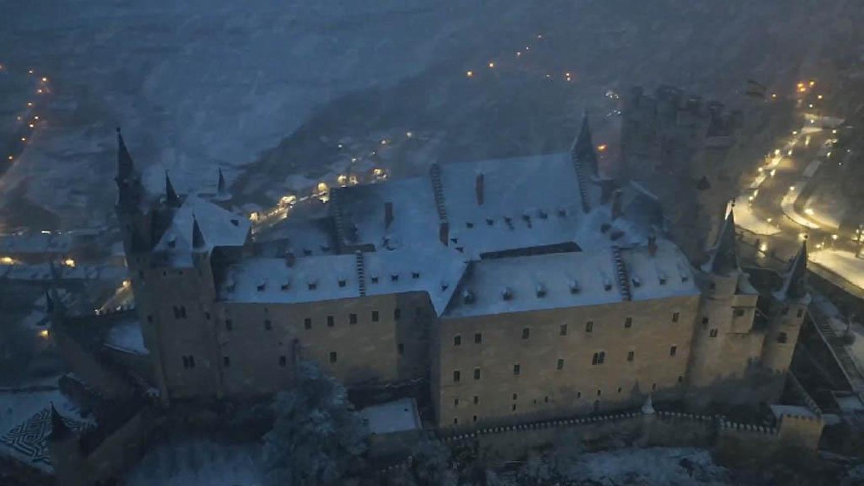 El Alcázar de Segovia bajo una intensa nevada.