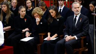 El bonito gesto de Leonor con una abatida reina Sofía y las lágrimas de Victoria Federica: la foto más triste en Grecia