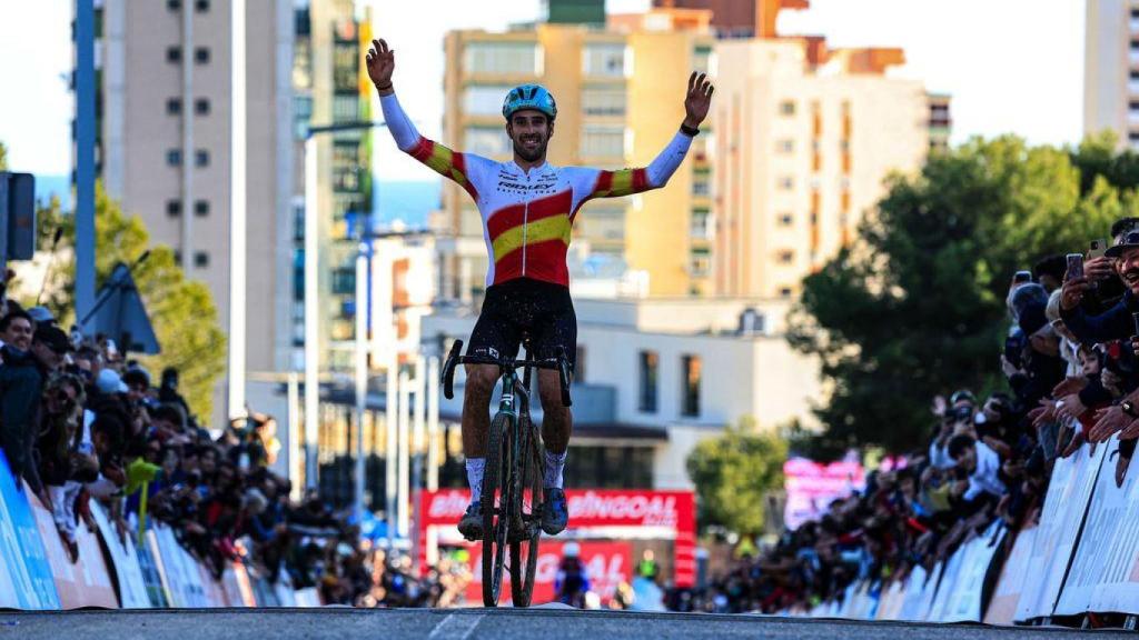 Felipe Orts entra en meta y consigue el tercer puesto en Benidorm.