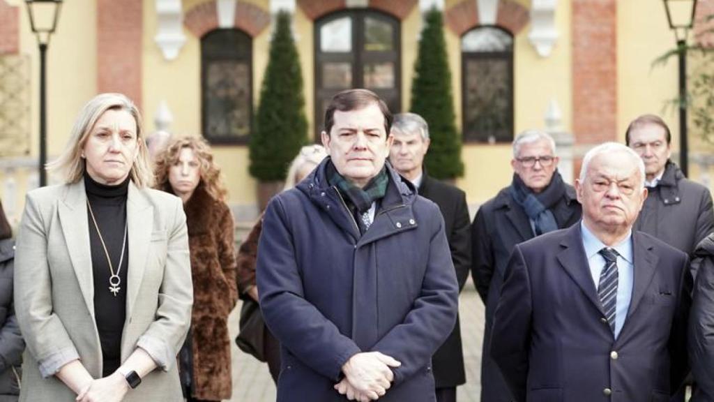 El Gobierno de Castilla y León guarda un minuto de silencio en recuerdo a las víctimas de Adamuz.