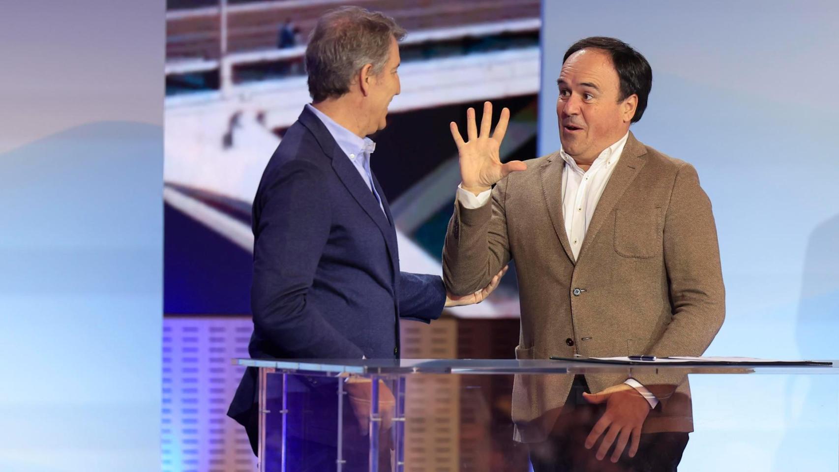 Alberto Núñez Feijóo y  Juanfran Pérez Llorca, juntos este domingo en Zaragoza. Efe / Javier Cebollada