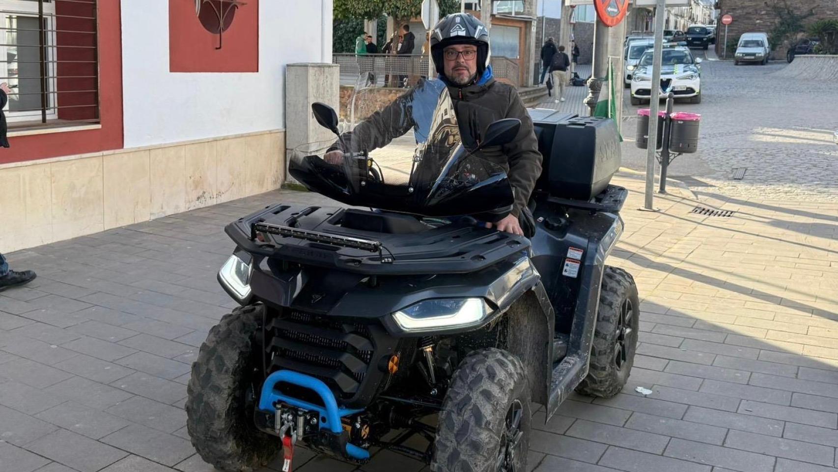 Gonzalo, el cuponero de Adamuz que sacó con su quad hasta 15 heridos de las vías de los trenes descarrilados.