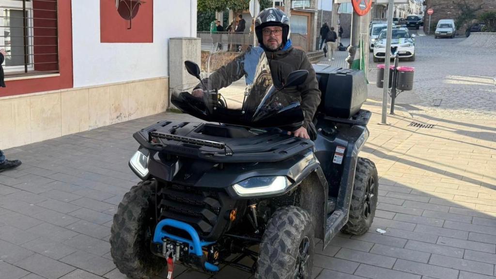 Gonzalo, el cuponero de Adamuz que sacó con su quad hasta 15 heridos de las vías de los trenes descarrilados.