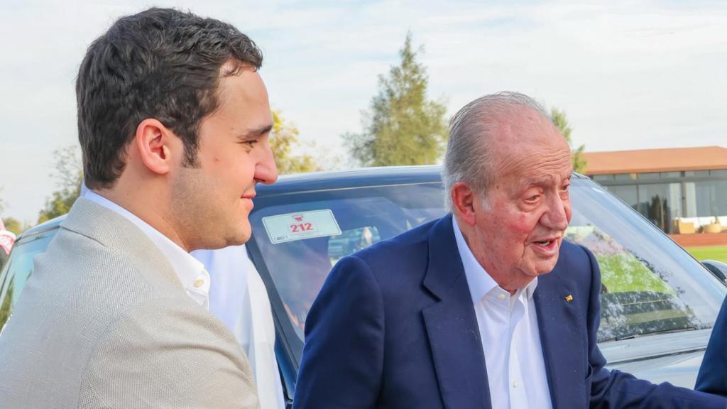 Froilán junto a su abuelo, Juan Carlos I, en una imagen de archivo.
